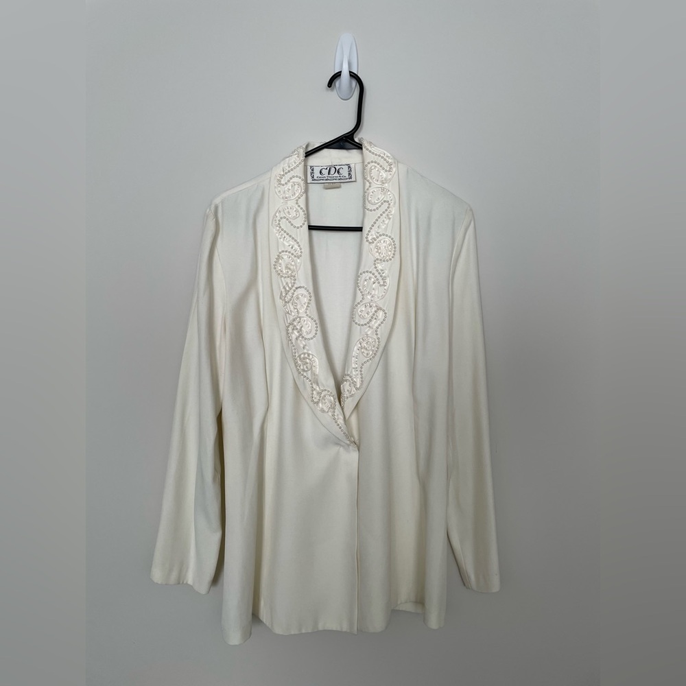 Vintage Elegant CDC Cream Blazer with Embroidered Collar